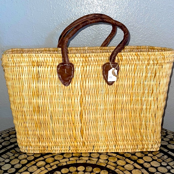 Handbags - Adorable Wicker bag!